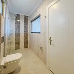 4 Bedroom Sea View In *
