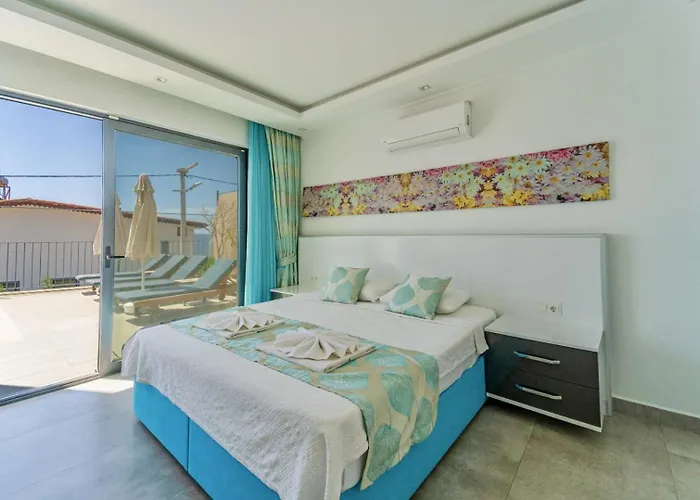 4 Bedroom Sea View In Villa *