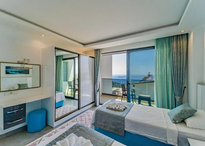 4 Bedroom Sea View In Villa *