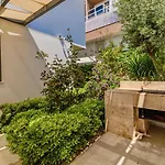 4 Bedroom Sea View In