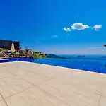 Villa 4 Bedroom Sea View In