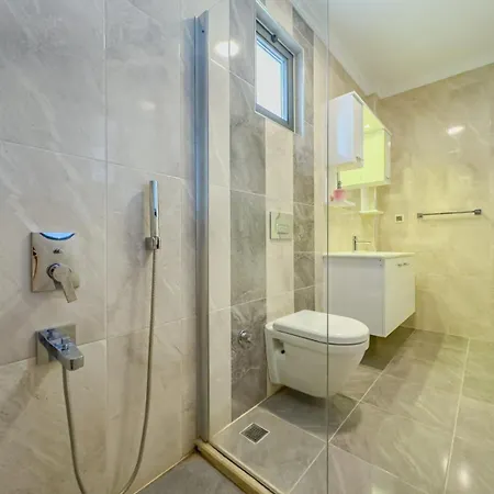 4 Bedroom Sea View In فيلة كالكان