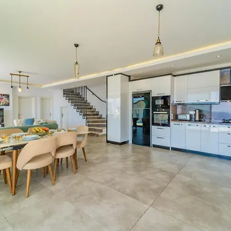 4 Bedroom Sea View In Kalkan ヴィラ *