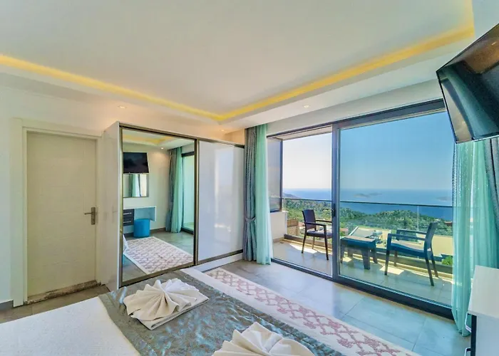 4 Bedroom Sea View In וילה