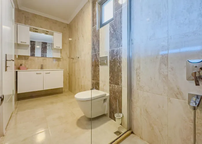 4 Bedroom Sea View In * קלקן