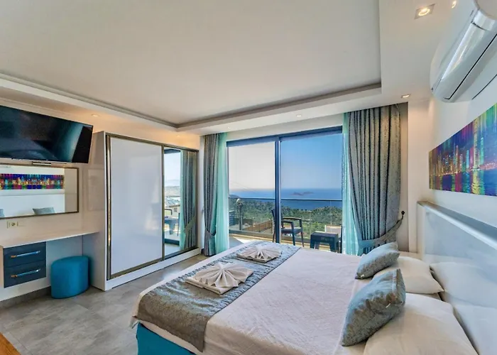 4 Bedroom Sea View In וילה *